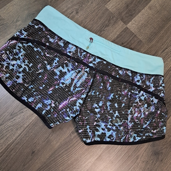 Lululemon Running Shorts Womens Size 10 Speed Up Black Blue Dot - Picture 2 of 6
